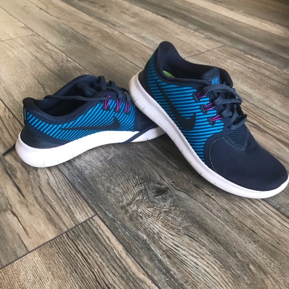 nike blue running trainers